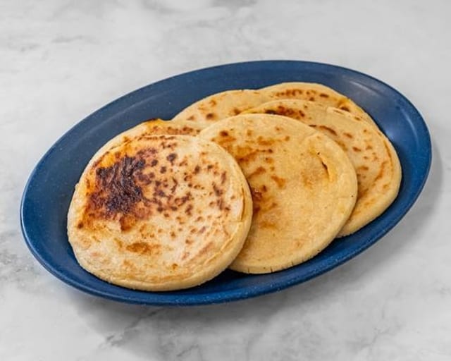 10 PUPUSAS.